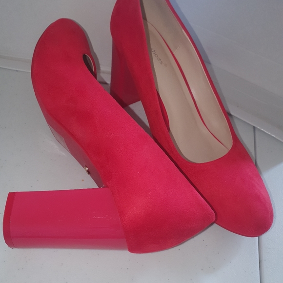 Size 40(UK7) slim fit heels - Picture 3 of 3